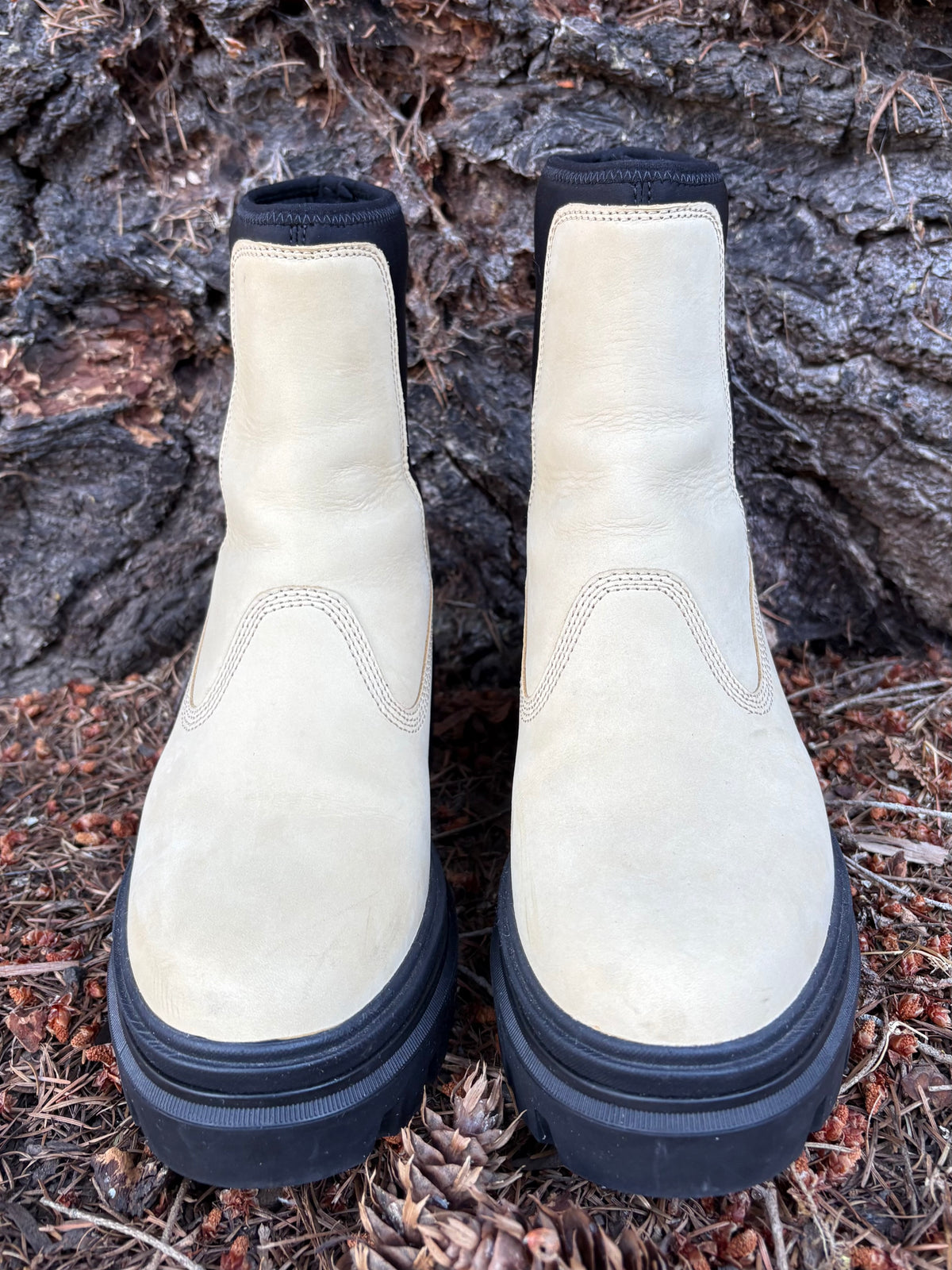 Timberland Everleigh Chelsea Boot, (Light Yellow, Women’s US 8.5)