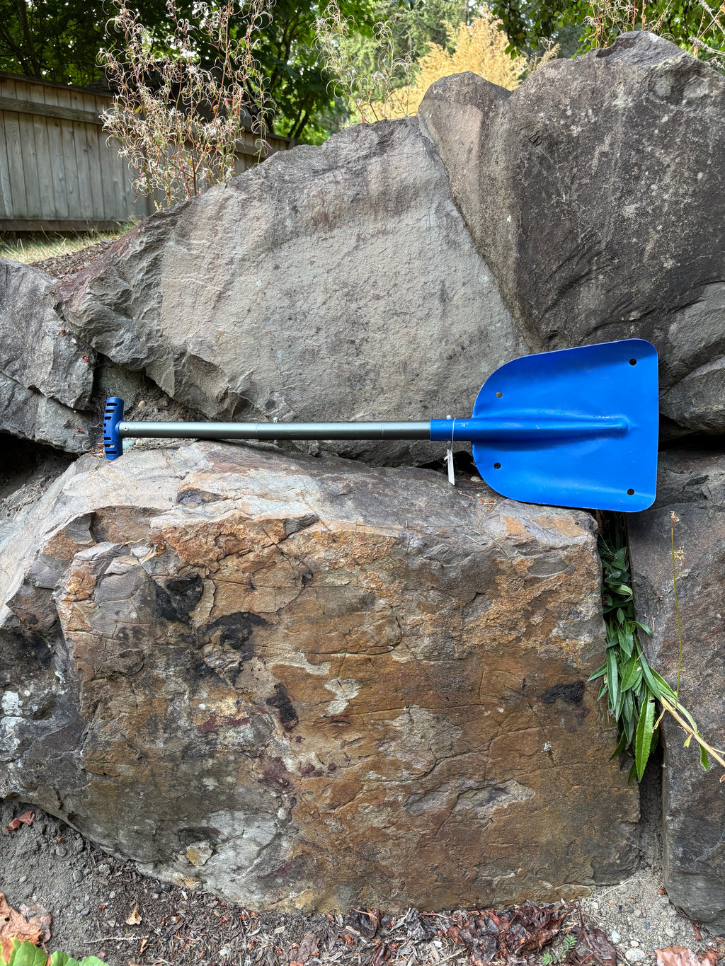 Yukon Collapsible Emergency Snow Shovel (Blue, Onesize)