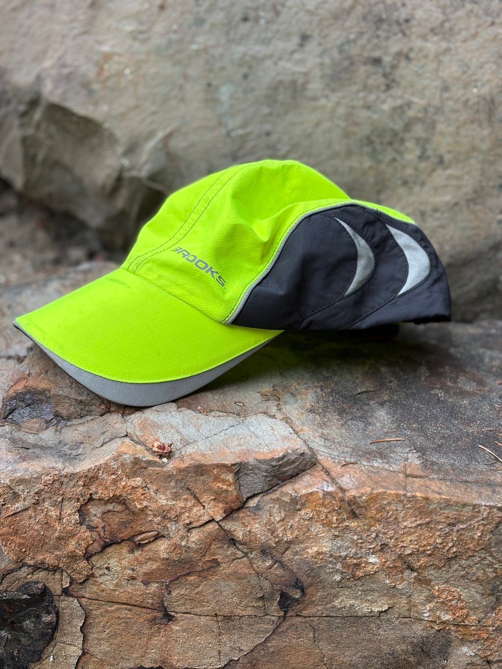Brooks Nightlife Hat (Neon Yellow, Unisex Onesize)