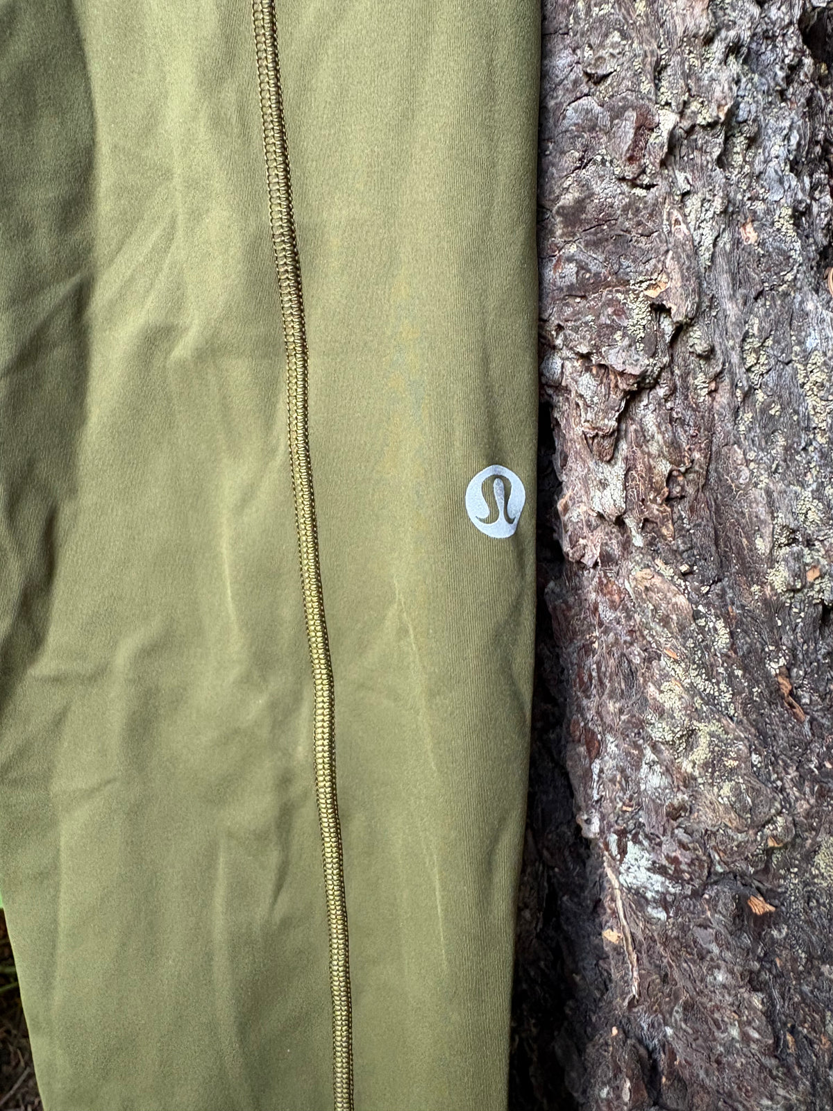 Lululemon Leggings w/ Pockets (Olive Green, Women's 6)