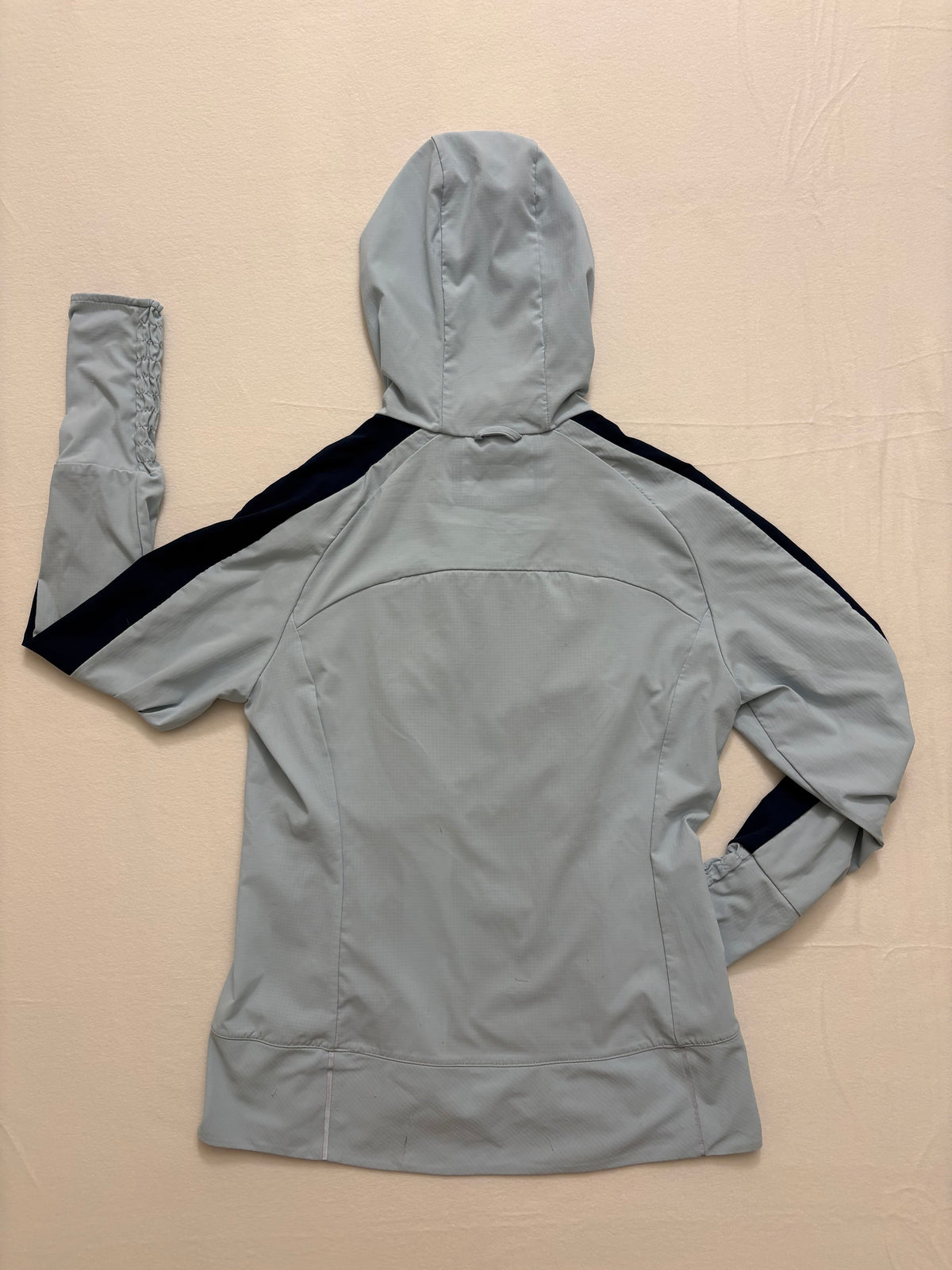 000007 - Brooks Running - Jackets - Light blue - S - Image 4 circular-filename:17_08_2026_8c4ad6e3-cc13-403a-9131-ad4db70e510a_captured_image