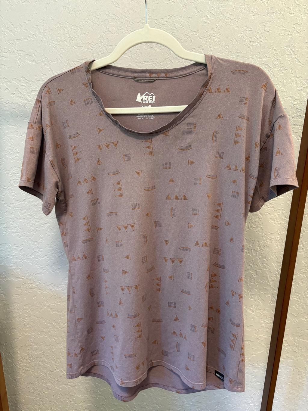 000008 - REI - T-Shirts - Mauve - S - Image 1 circular-filename:17_08_2026_b3ea7c10-dba5-4fc7-8c6f-1cb46b0054ee_captured_image