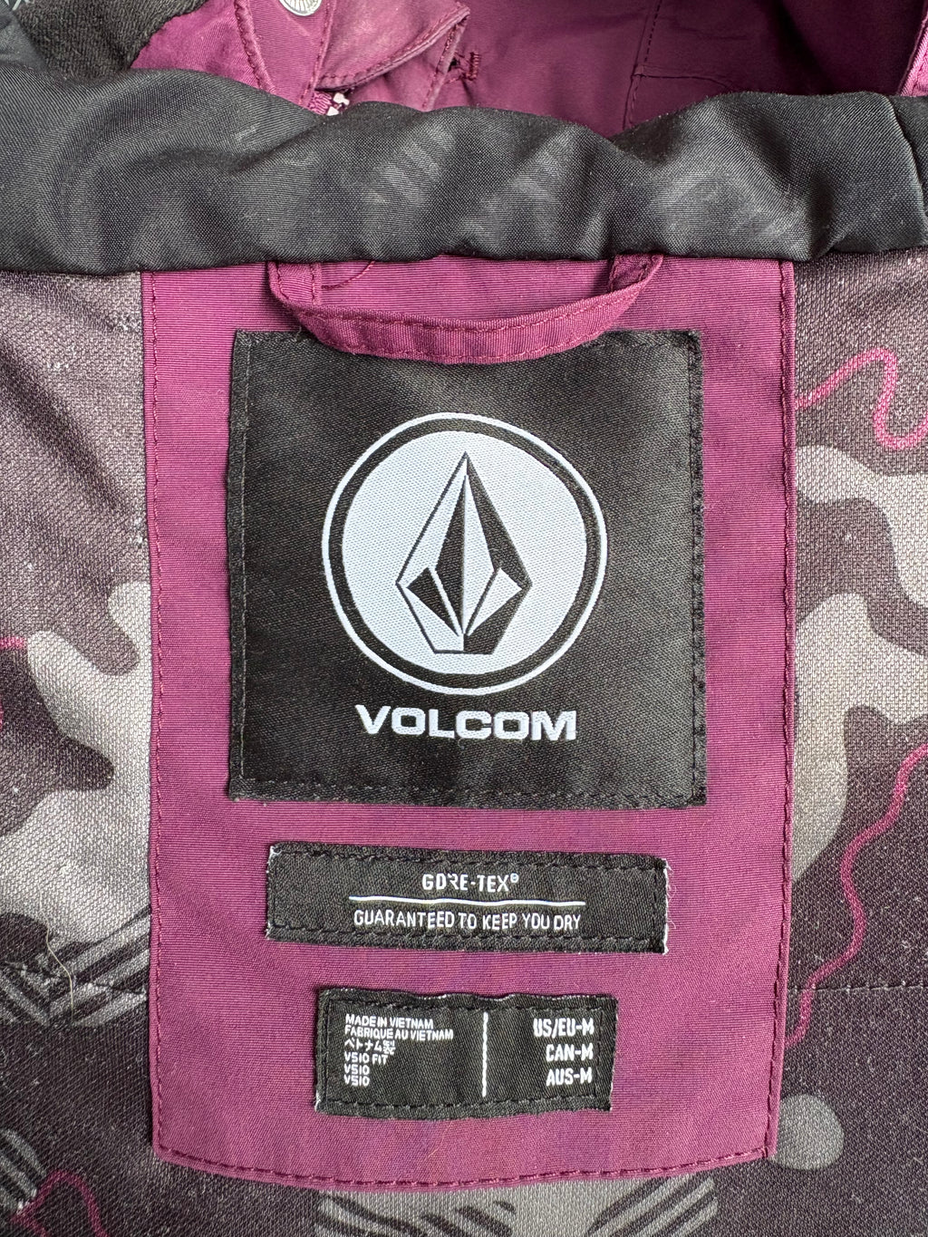 000022 - Volcom - Skiing & Snowboarding - Purple - M - Image 4 circular-filename:23_08_2026_bb6ba839-c8f4-448a-90af-f83cadb2a254_captured_image