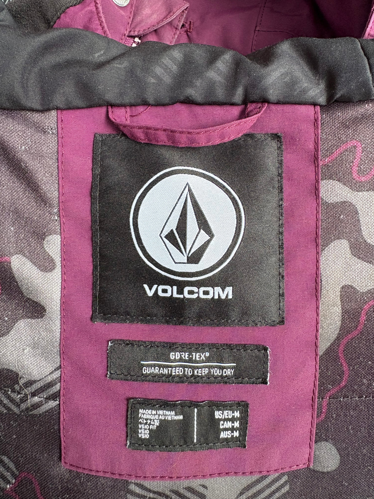 000022 - Volcom - Skiing & Snowboarding - Purple - M - Image 4 circular-filename:23_08_2026_bb6ba839-c8f4-448a-90af-f83cadb2a254_captured_image