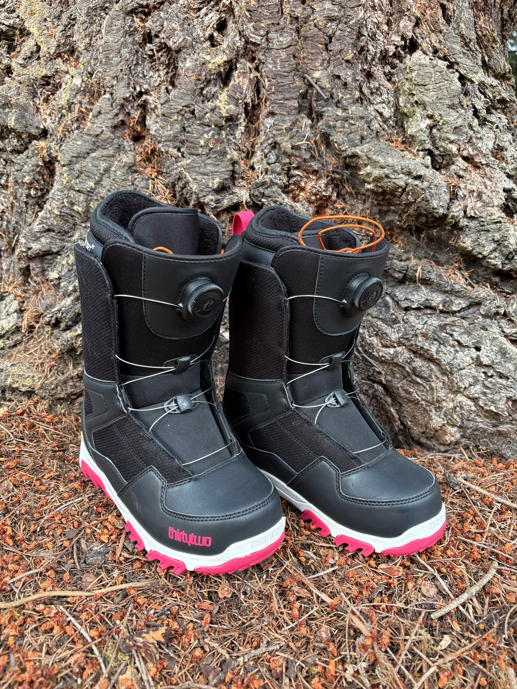 000027 - ThirtyTwo - Snowboard Boots - Black - Image 2 circular-filename:26_08_2026_3cc6f259-1e4e-4487-b7e3-e8de8cee5d56_captured_image