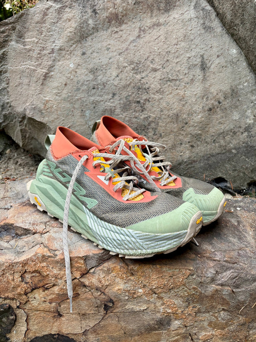 000029 - Altra - Athletic Shoes - 10 - Image 1 circular-filename:26_08_2026_822b0aa1-715a-4102-b323-42a6a3c3b5a5_captured_image