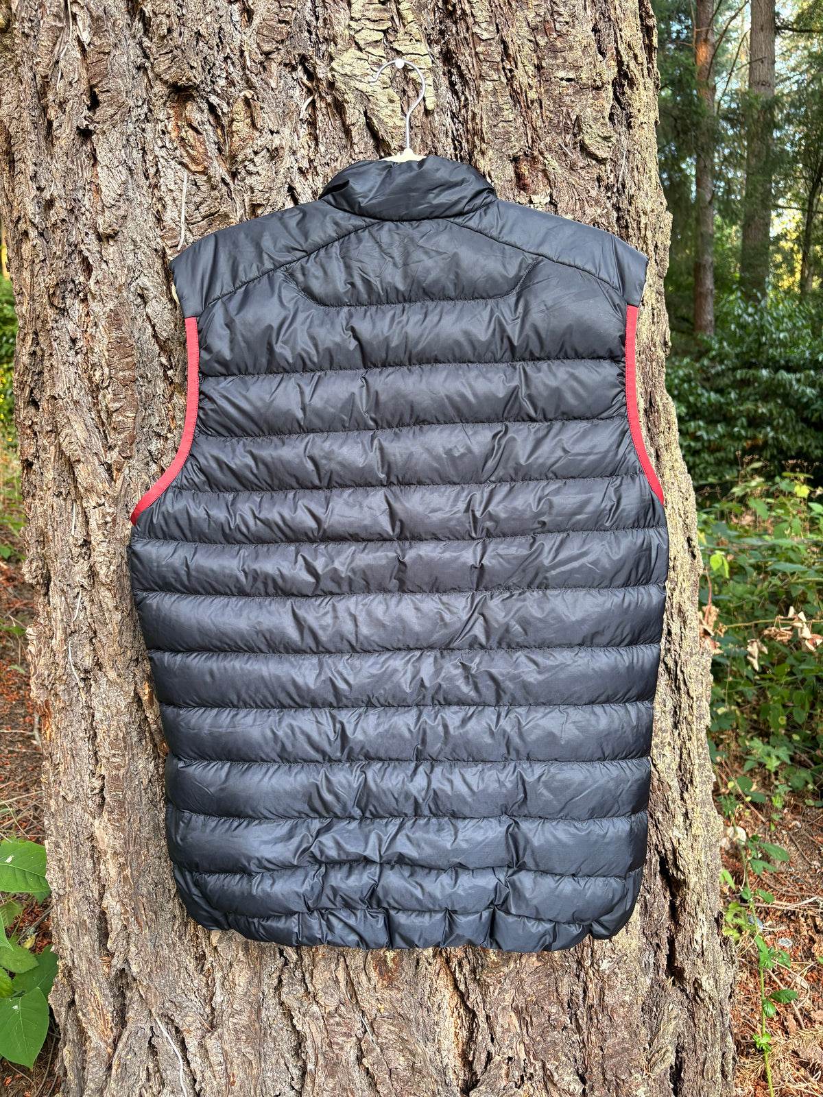000026 - Arc'teryx - Activewear Vests & Jackets - Black - M - Image 3 circular-filename:26_08_2026_e55fe12a-8d60-4b24-8cb8-59d06c809cdf_captured_image